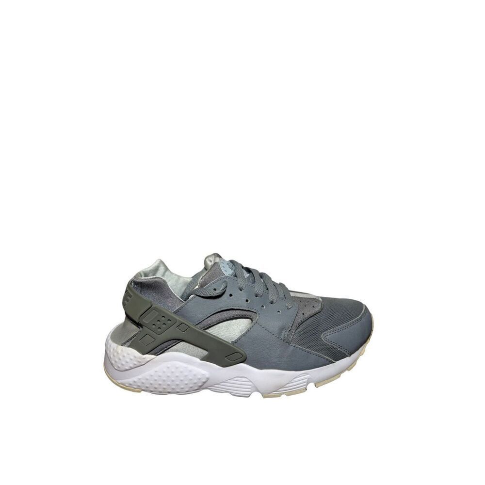 Nike mens Grey and White Huarache-Style Sneakers size 7Y